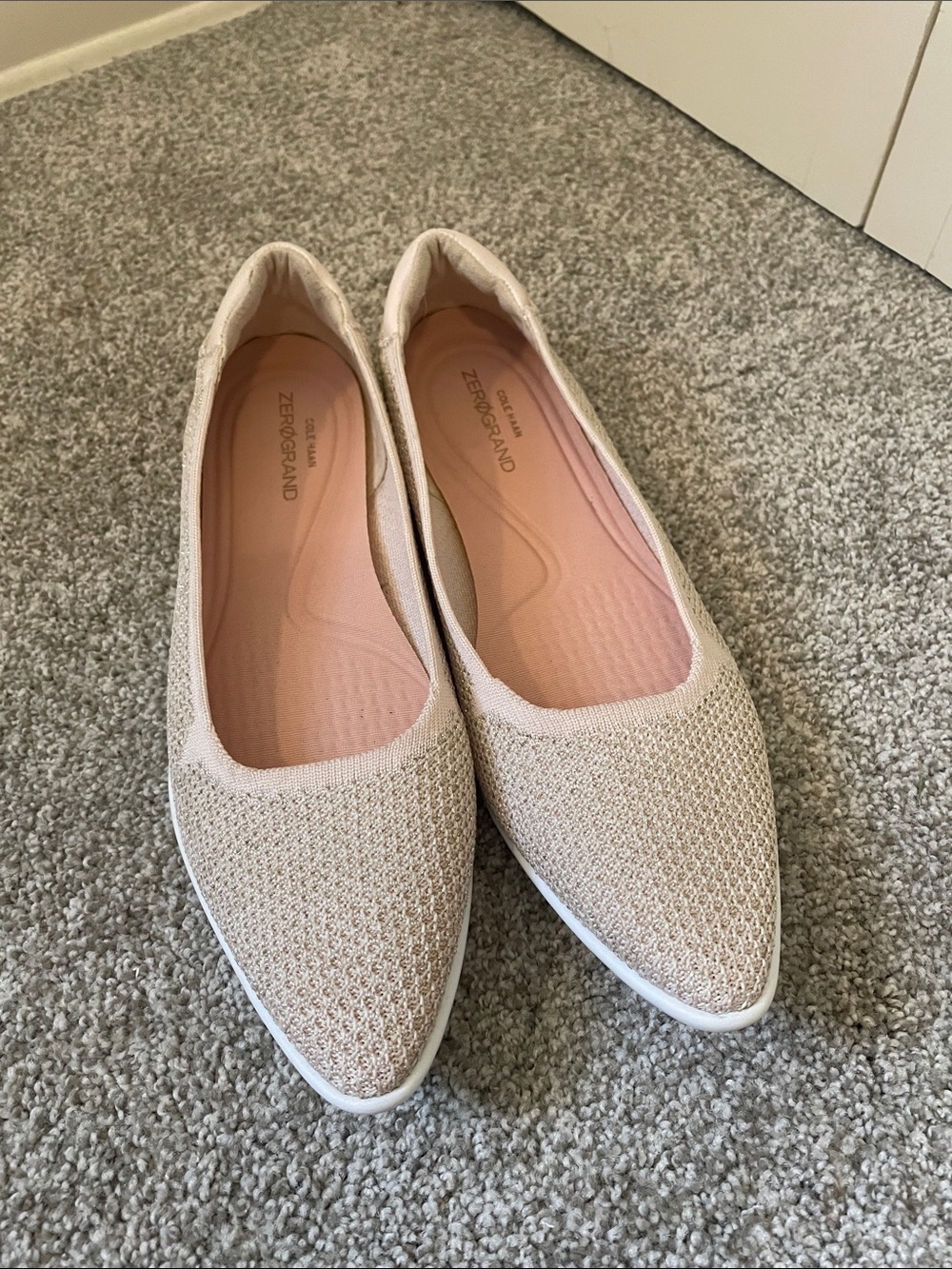 NWOT Cole Haan Zerogrand Skimmer Flats pointy toe Sz 9 light peach knit gold